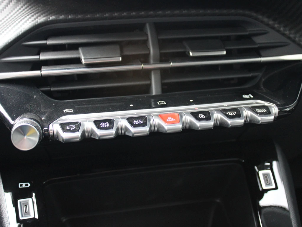 Peugeot 208 – foto 22