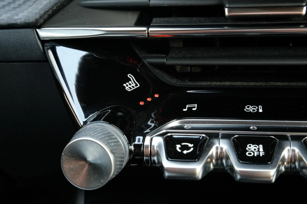 Peugeot e-208 – foto 25