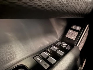 Land Rover Range Rover Velar – thumbnail 45