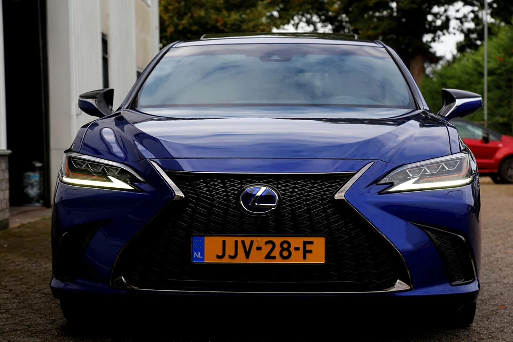 Lexus ES – foto 18