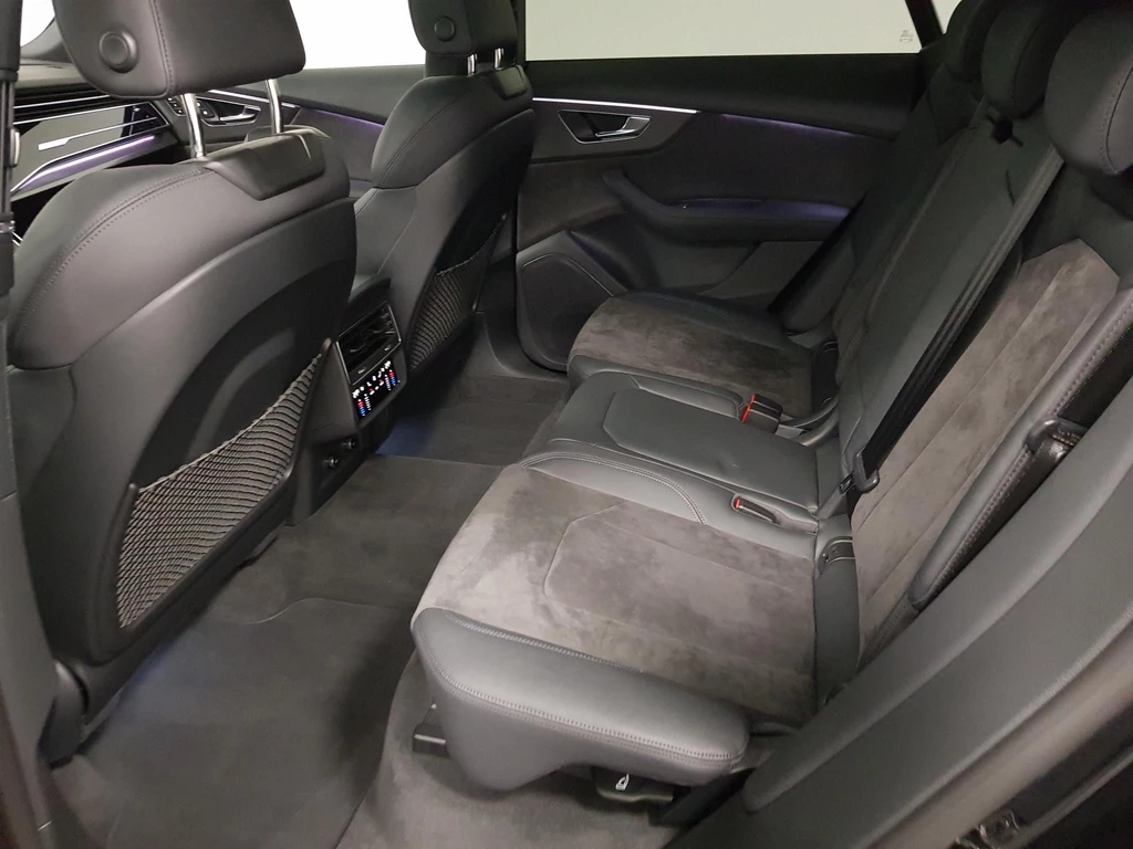 Audi Q8 – foto 12