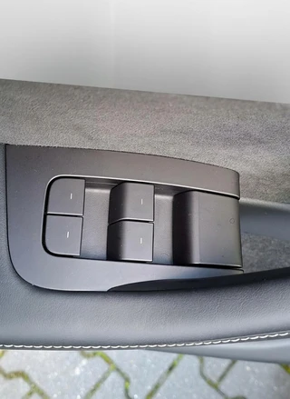 Tesla Model Y – thumbnail 13