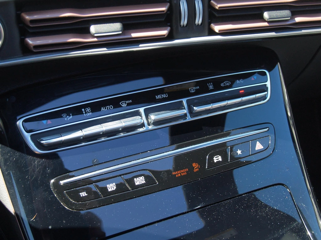 Mercedes-Benz EQC – foto 26