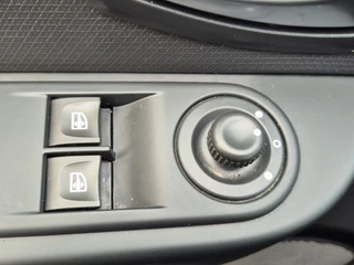 Renault Clio – thumbnail 25