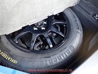 Land Rover Range Rover Velar – thumbnail 37