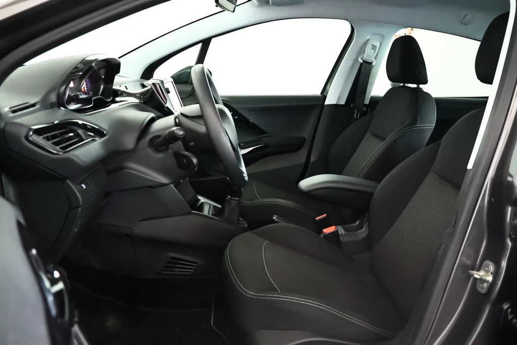 Peugeot 208 – foto 11