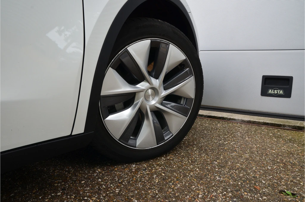 Tesla Model Y – foto 10