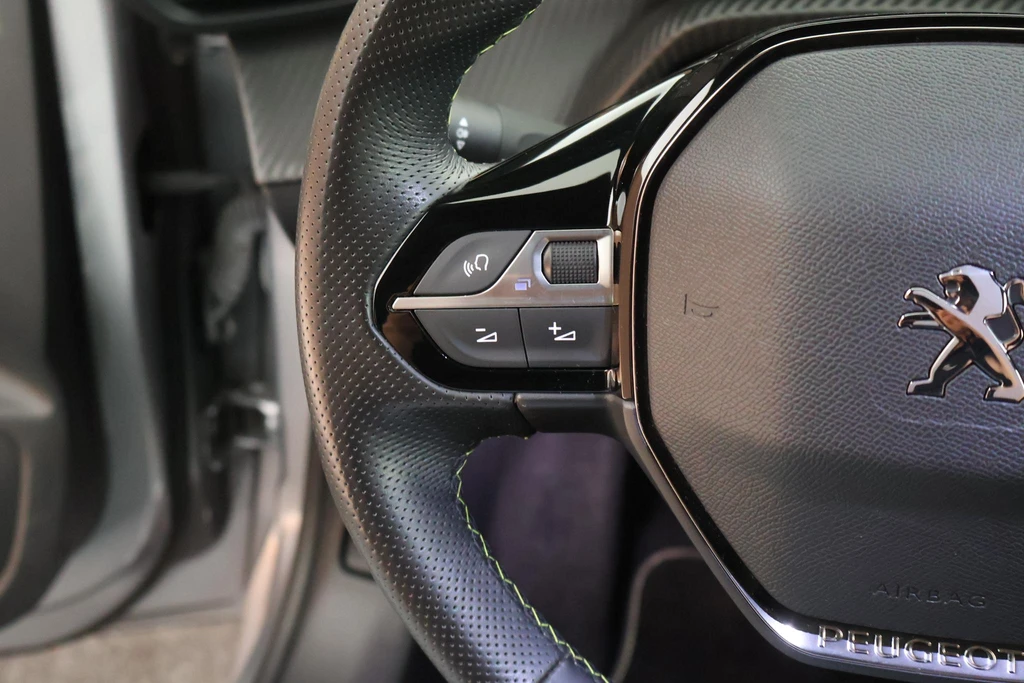 Peugeot e-208 – foto 16