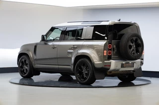 Land Rover Defender – thumbnail 3