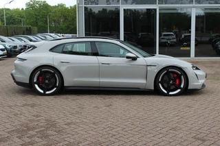 Porsche Taycan – thumbnail 6