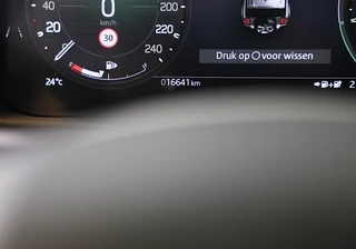 Land Rover Defender – thumbnail 36