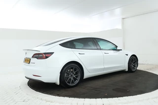 Tesla Model 3 – thumbnail 3
