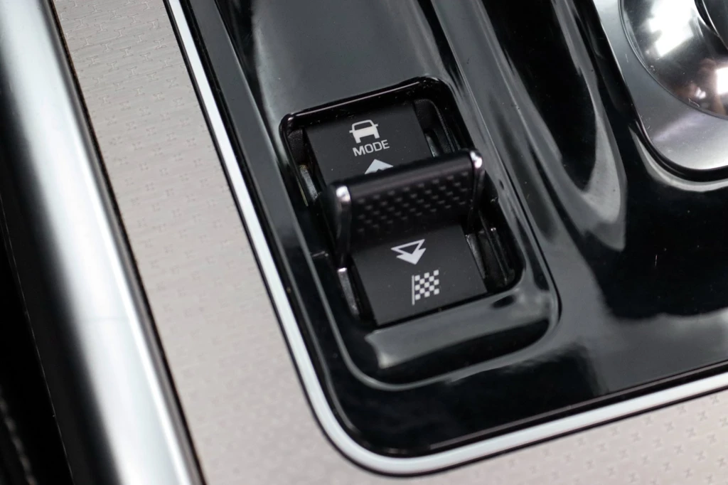 Jaguar XE – foto 28