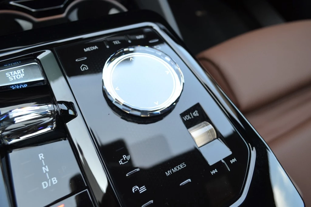 BMW i5 – foto 17