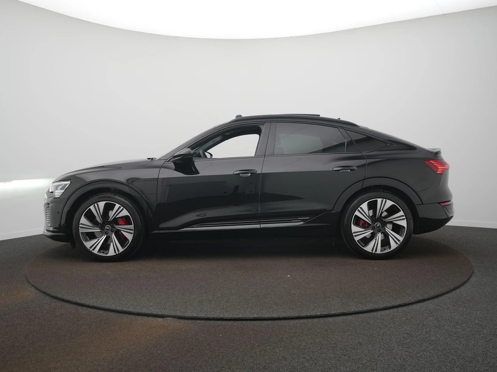 Audi Q8 Sportback e-tron – foto 3