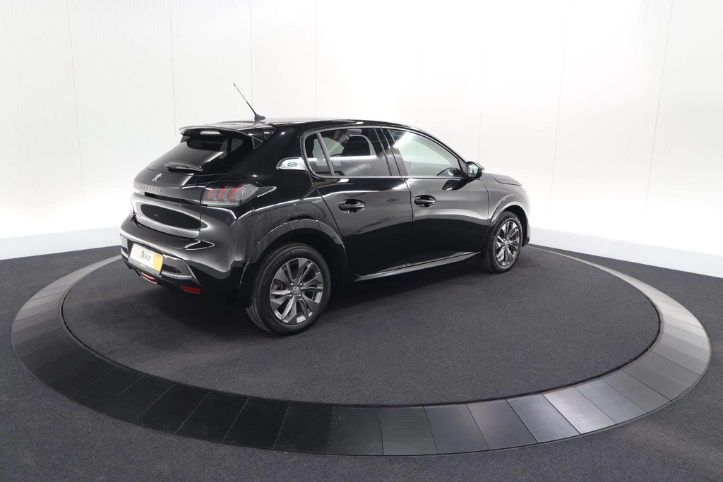 Peugeot e-208 – foto 11
