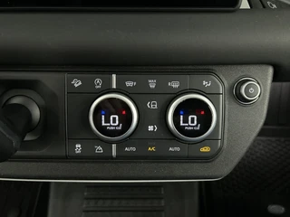 Land Rover Defender – thumbnail 36