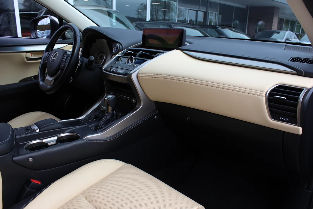 Lexus NX – foto 15