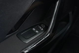 Peugeot 208 – thumbnail 32