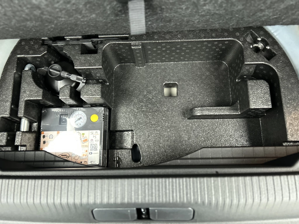 Peugeot e-2008 – foto 11