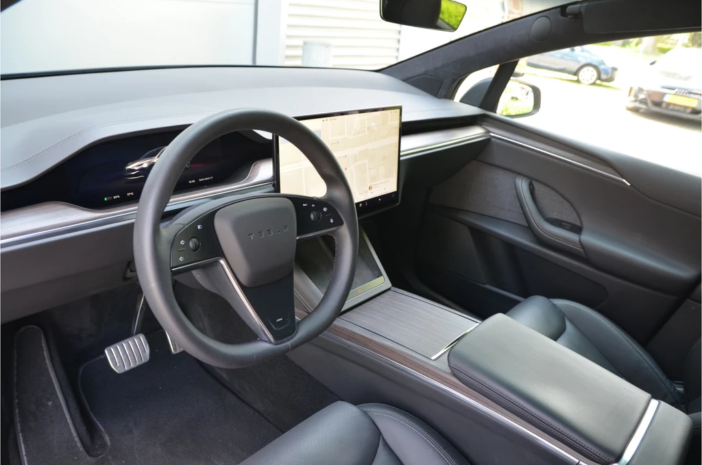 Tesla Model X – foto 12
