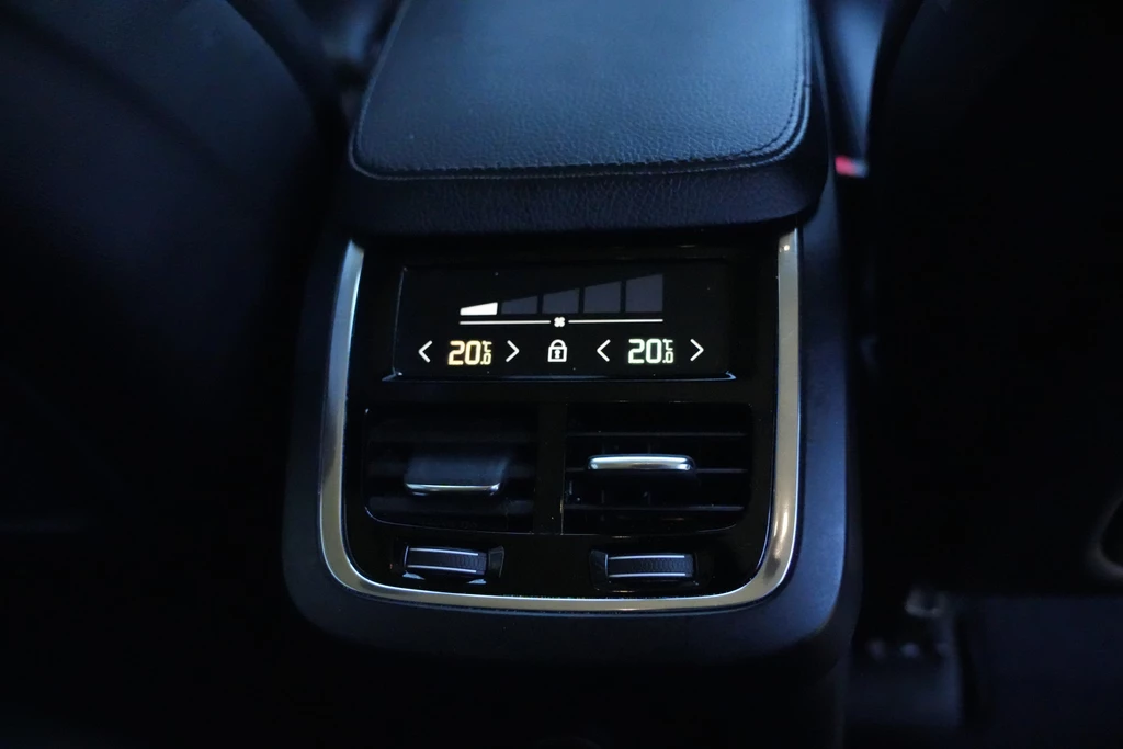Volvo XC90 – foto 24