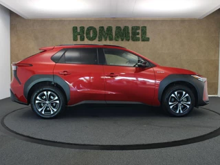 Toyota bZ4X – thumbnail 7