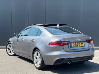 Jaguar XE – thumbnail 2