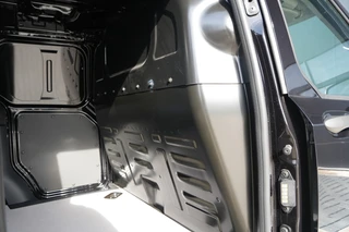 Ford E-Transit Courier – thumbnail 14