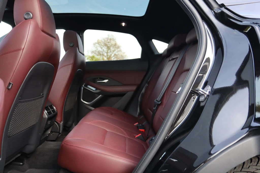 Jaguar E-PACE – foto 28