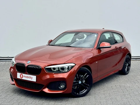 BMW 1 Serie 118i High Executive M-Sport Automaat | Navigatie Professional | DAB | Apple CarPlay | PDC Voor en achter  | Stoelverwarming