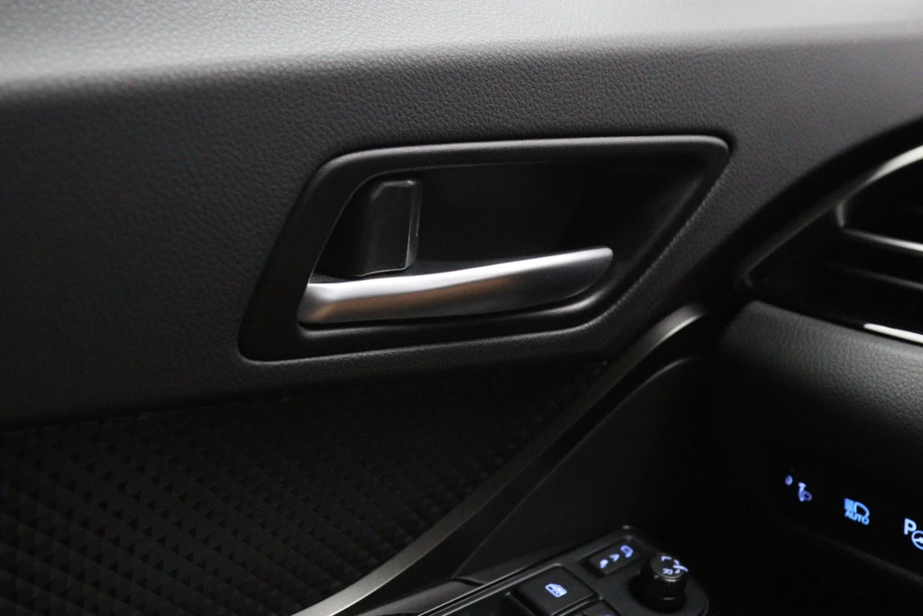 Toyota C-HR – foto 16