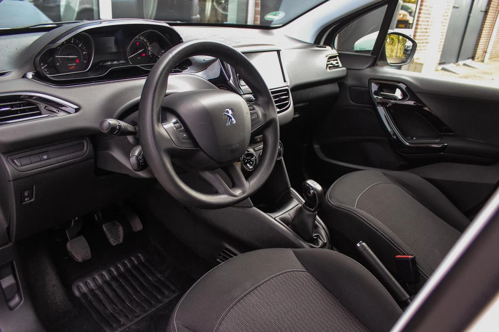 Peugeot 208 – foto 16