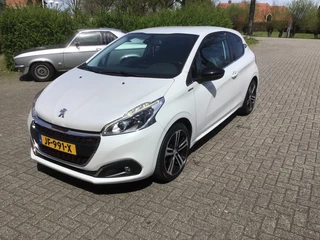 Peugeot 208 – thumbnail 1