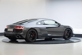Audi R8 – thumbnail 5