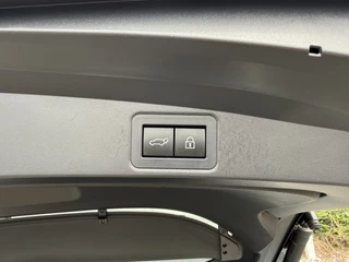 Toyota Corolla Touring Sports – thumbnail 30