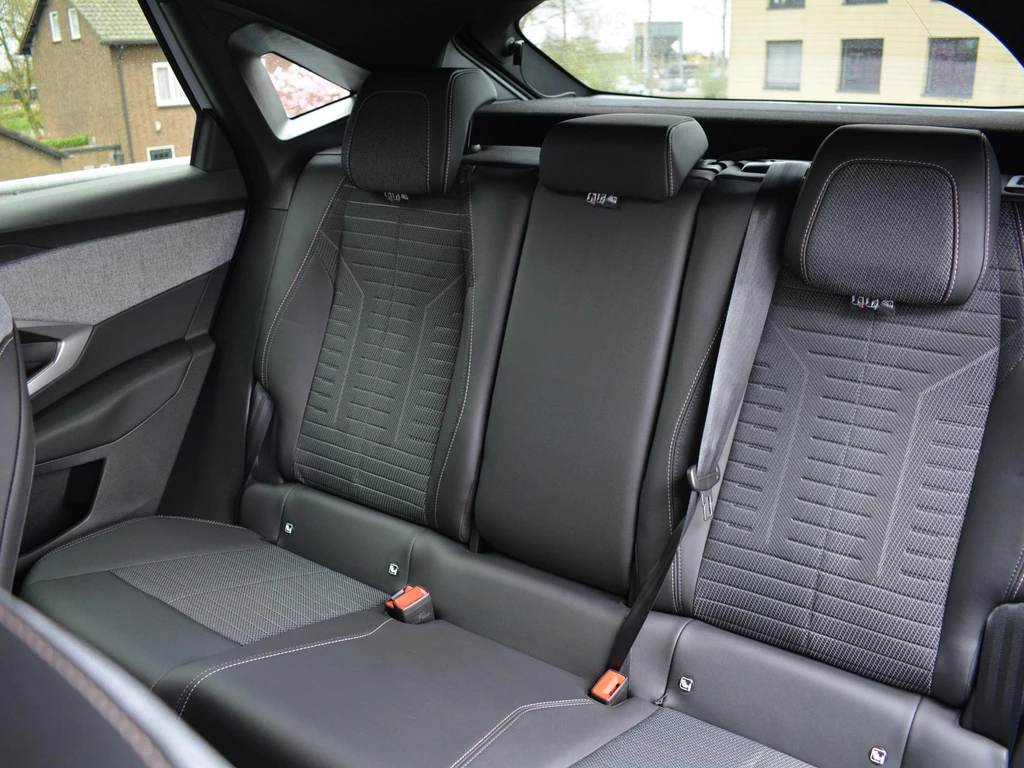 Peugeot e-3008 – foto 23
