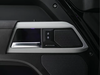 Land Rover Defender – thumbnail 23