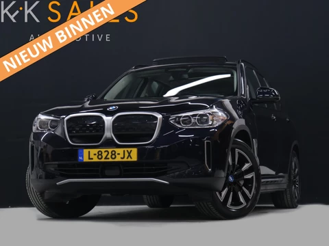 BMW iX3 High Executive 80 kWh [SCHUIFKANTELDAK, APPLE CARPLAY, ANDROID, MEMORY SEATS, STOELVERWARMING, ADAPTIVE CRUISE, CAMERA, PDC V+A, ELEKTRISCHE ACHTERKLEP, LED, NAVIGATIE, NIEUWSTAAT]