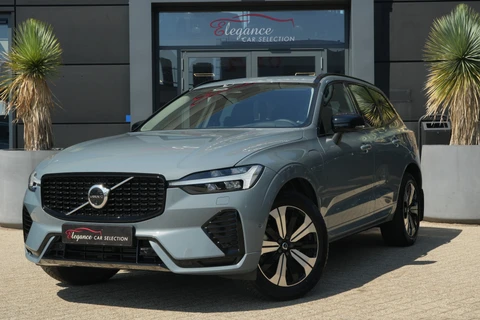 Volvo XC60 2.0 T6 Plug-in hybrid AWD Plus Dark 350pk Navigatie/Stoelverwarming/360Camera