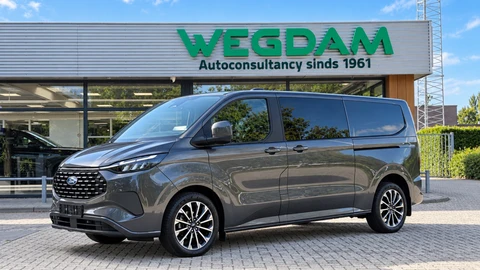 Ford Tourneo Custom 2.5 PHEV 340 L2 TITANIUM X 8p VIP bus 45.999 ex BTW