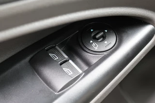 Ford Transit Connect – thumbnail 21