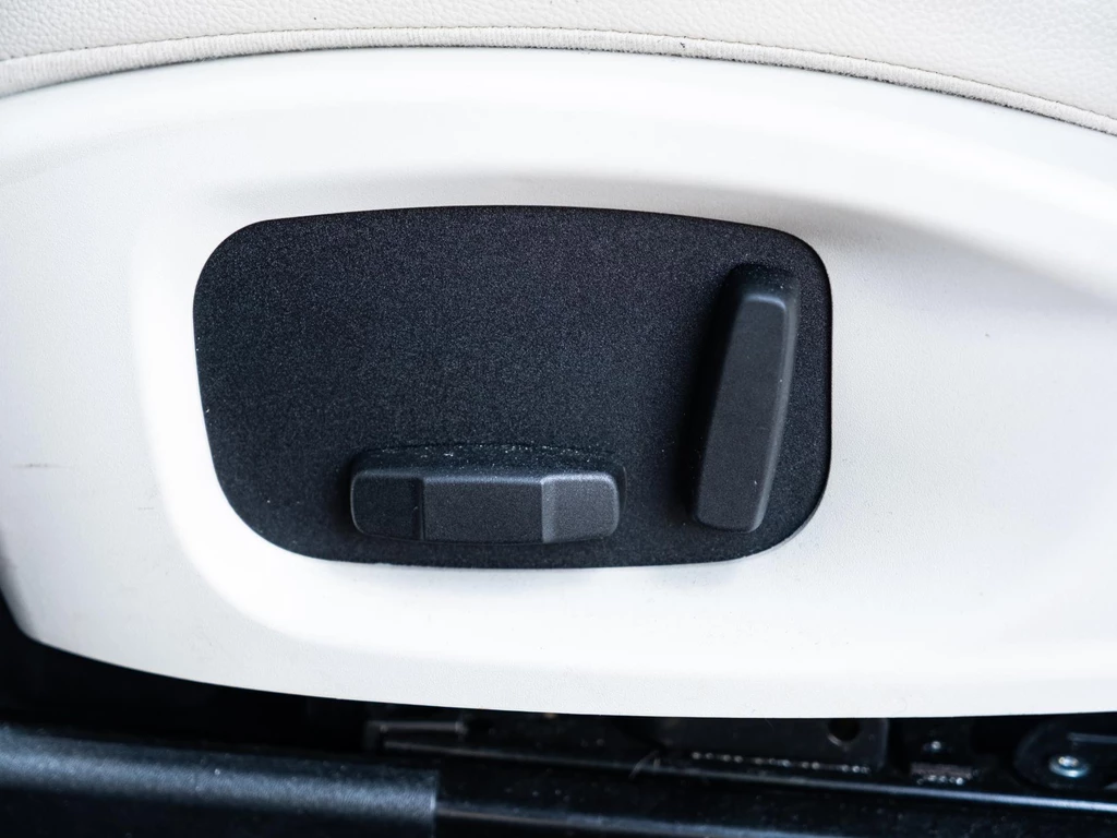 Jaguar E-PACE – foto 41