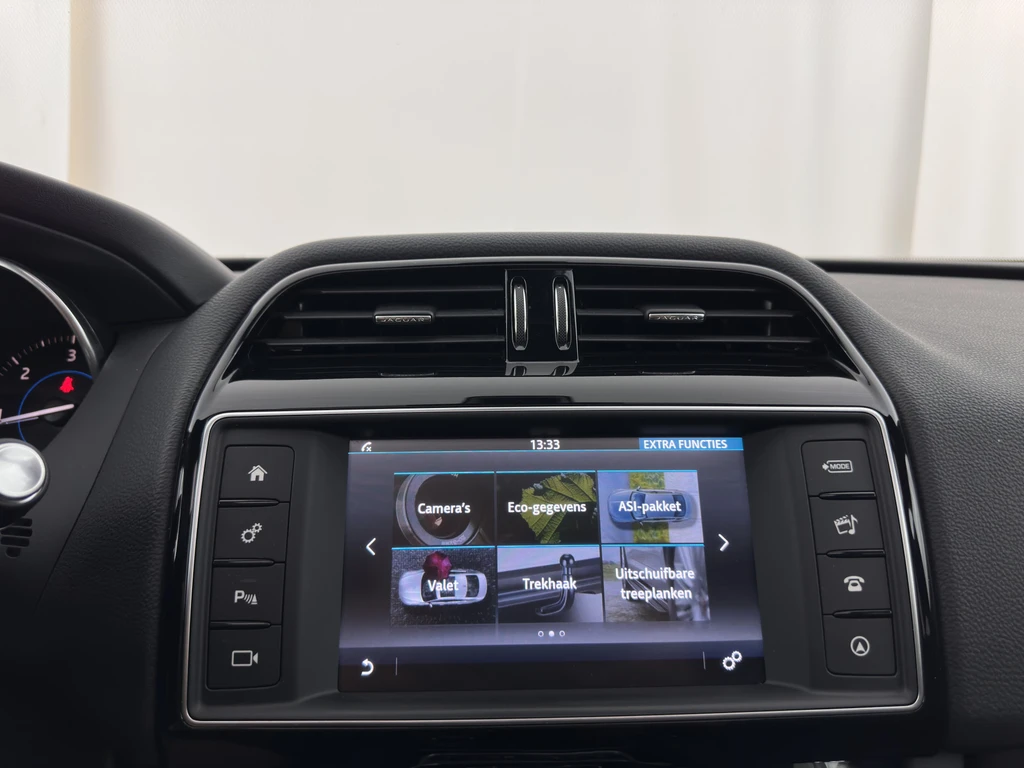 Jaguar F-PACE – foto 17