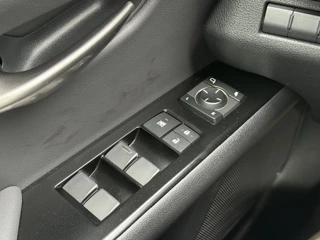Lexus UX – thumbnail 13