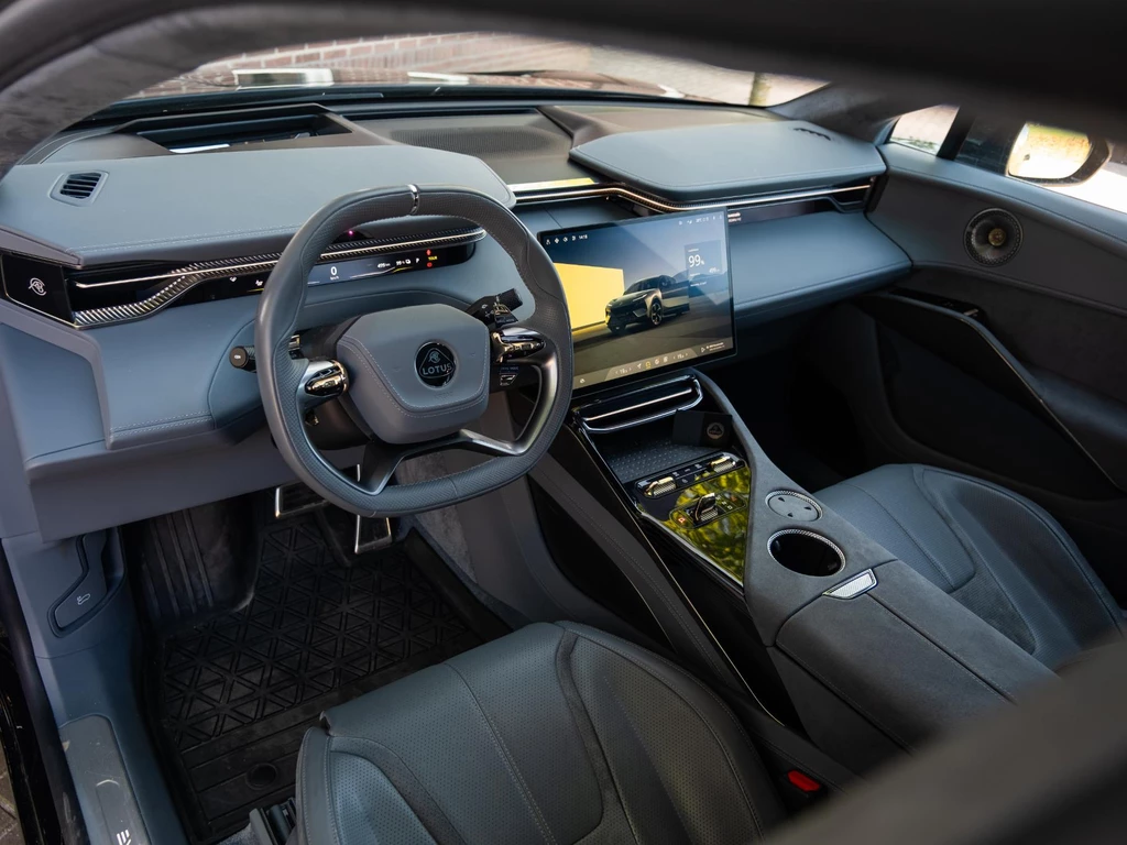 Lotus Eletre – foto 17