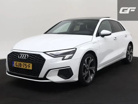Audi A3 Sportback 40 TFSIe S-Line Pano CarPlay Cruise Navi