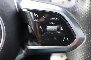 Jaguar E-PACE – thumbnail 37