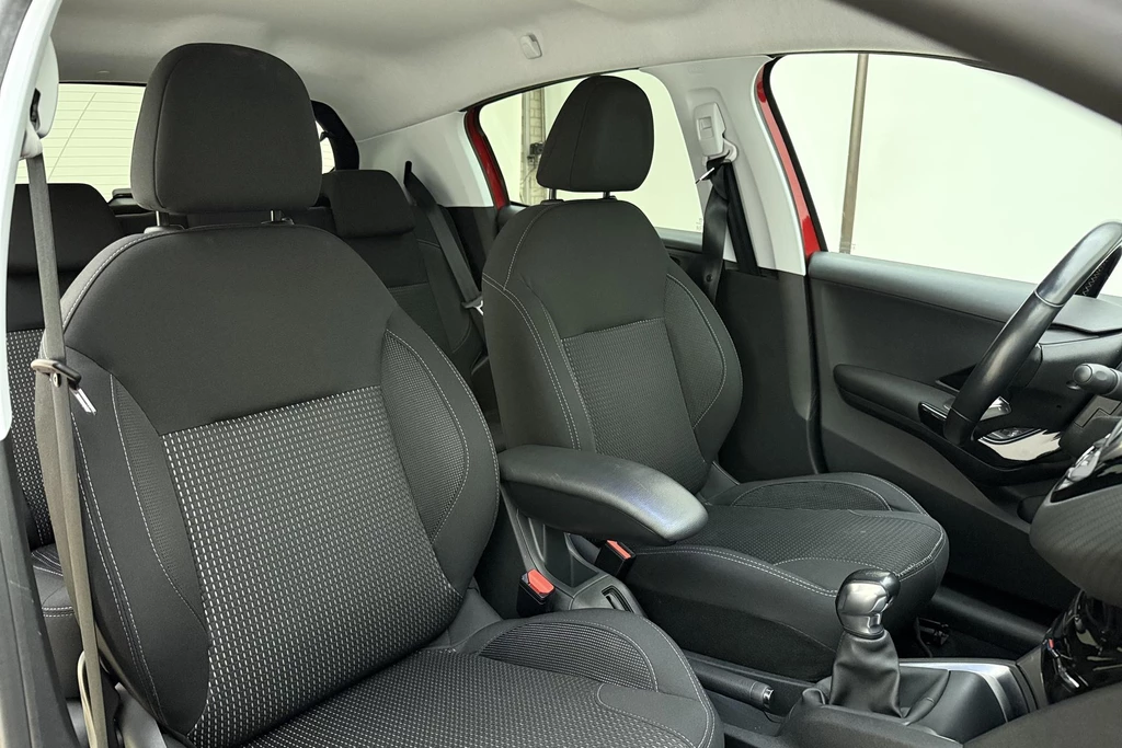Peugeot 208 – foto 15
