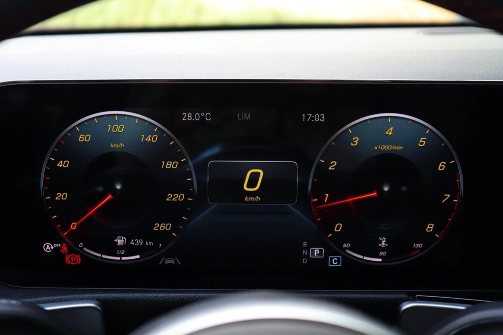 Mercedes-Benz GLB – foto 12